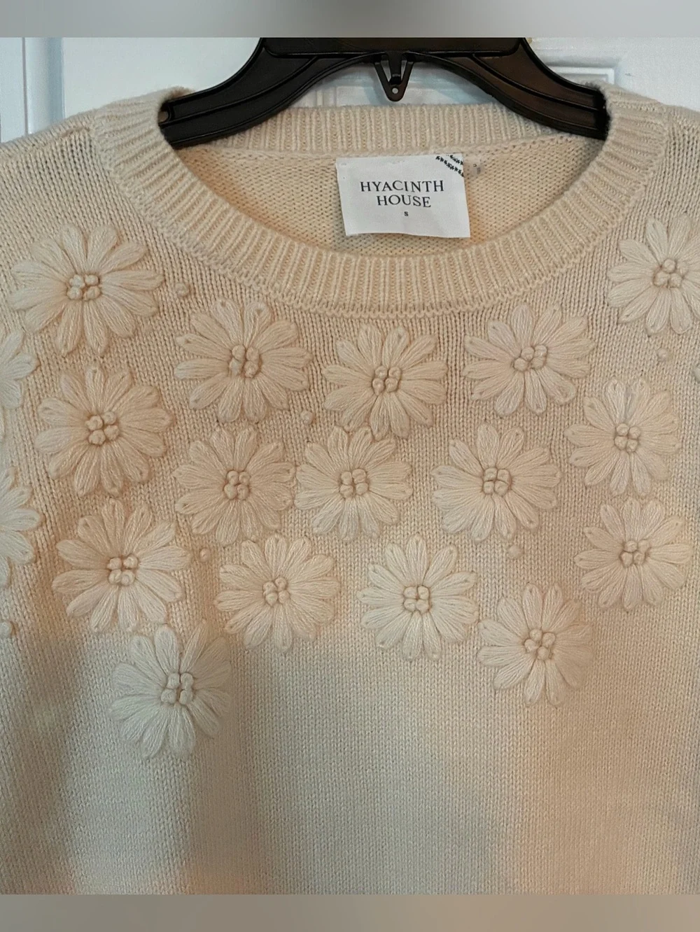 Hyacinth House Cream Crew Neck Sweater. Knit Appliqué Raised Flowers & Dots.EC